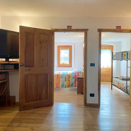 Apartment La Corte Del Meleto - In Stile Valdostano